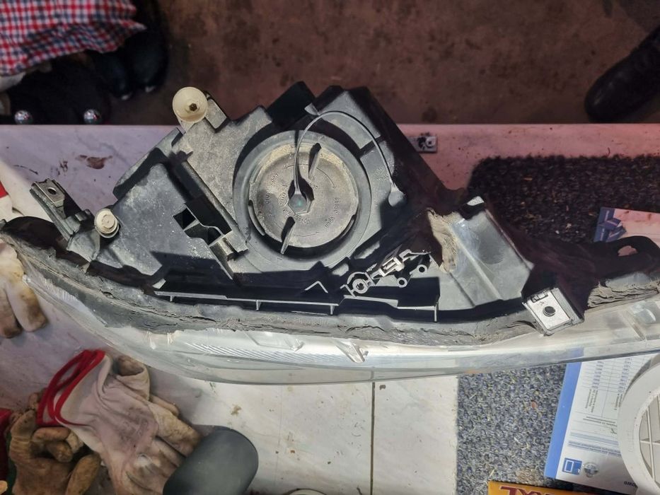 Lampa przód prawa bmw i320 f30