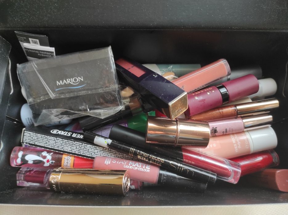 Kosmetyki kolorówka duży zestaw kosmetyków  Estee lauder