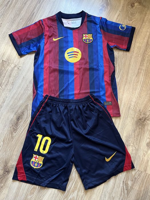 Strój piłkarski Lamine Yamal Barcelona 2026/2027, 146