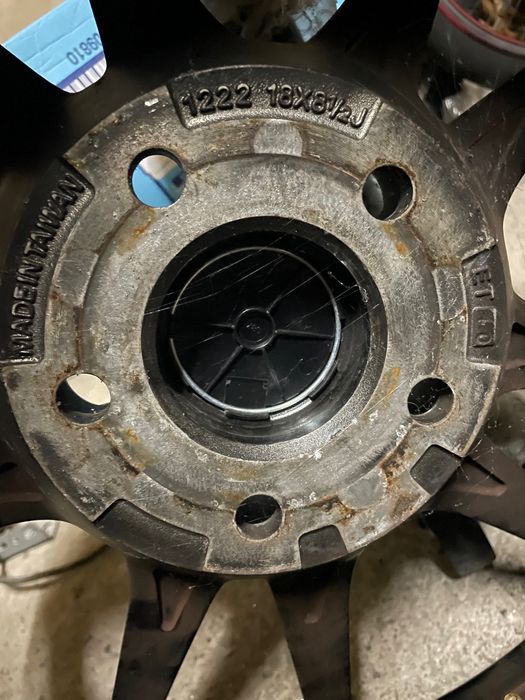 Apenas duas jantes 18” 5x112