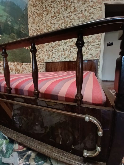 Продам кровать двуспальную