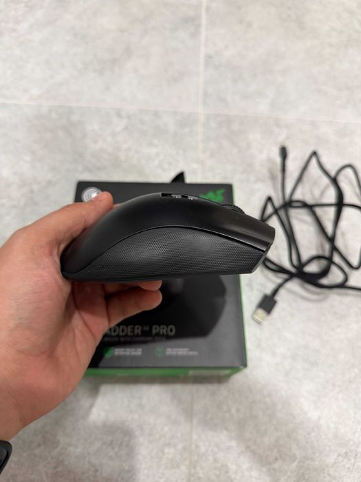 Razer Deathadder V2 pro + stacja ładująca