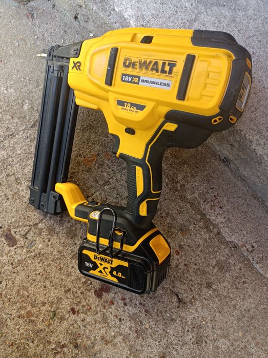 Sztyfciarka DeWalt dcn680 z baterią 5.0ah
