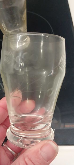 Copos biselados à mão