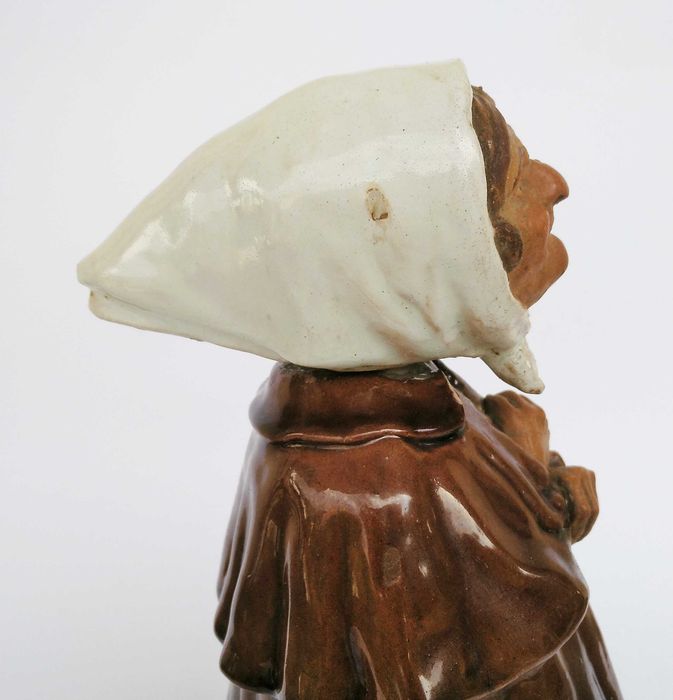 Antiga figura de movimento Maria da Paciência Bordallo Pinheiro