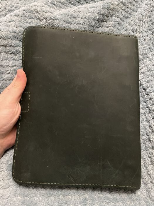 Блокнот шкіряний в лінію на кільцях