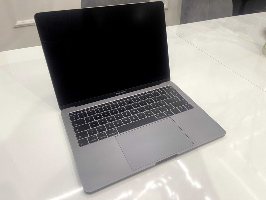 MacBook Pro 2017 13,3 / i5 / 16GB / 256GB / Gwiezdna szarość /Warszawa