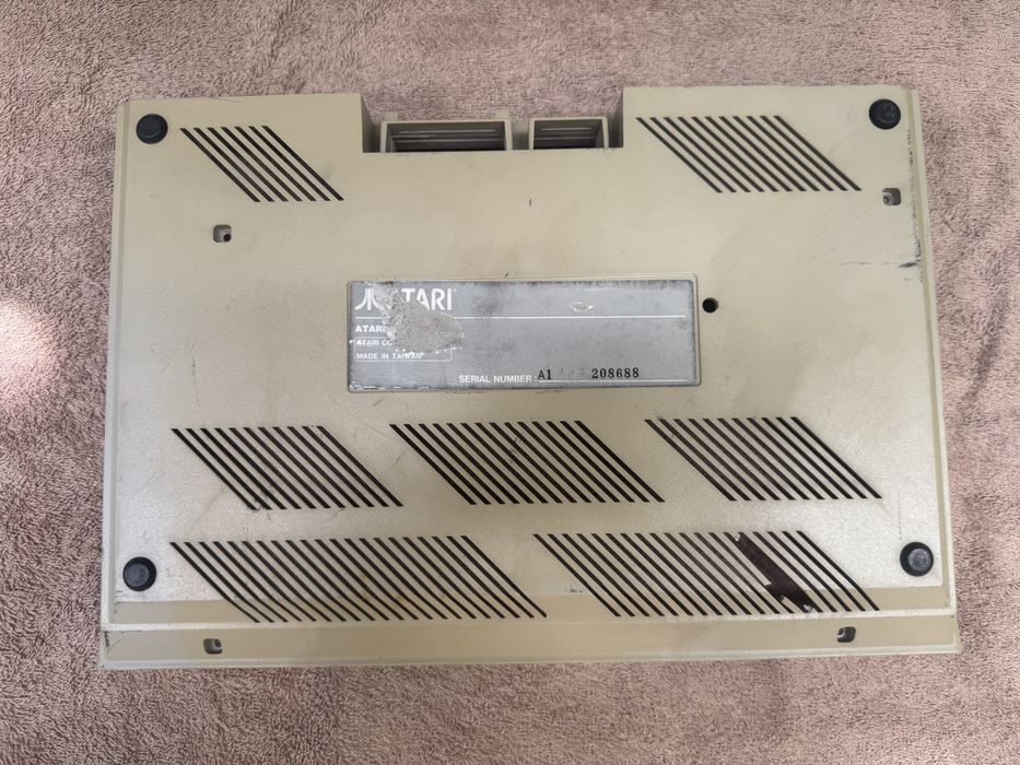 Atari 65 , 130 lub 800 XE  - obudowa kompletna