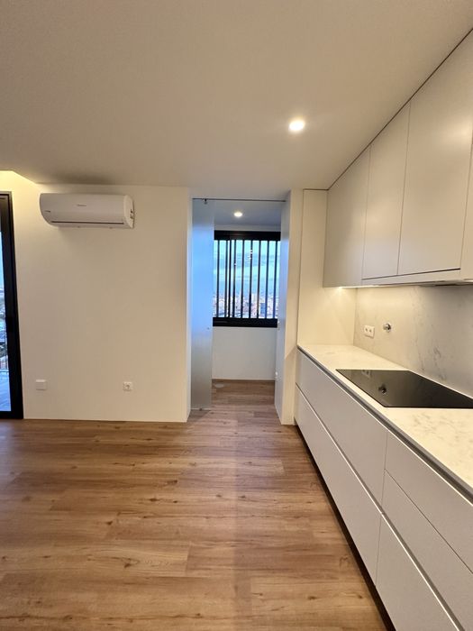 Exclusivo T2 Novo a Estrear | Condomínio Privado | Garagem Box para 2 Viaturas