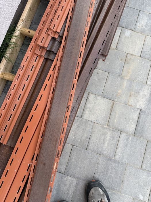 Podbitka 11 paneli 300cmx 20cm + ścinki