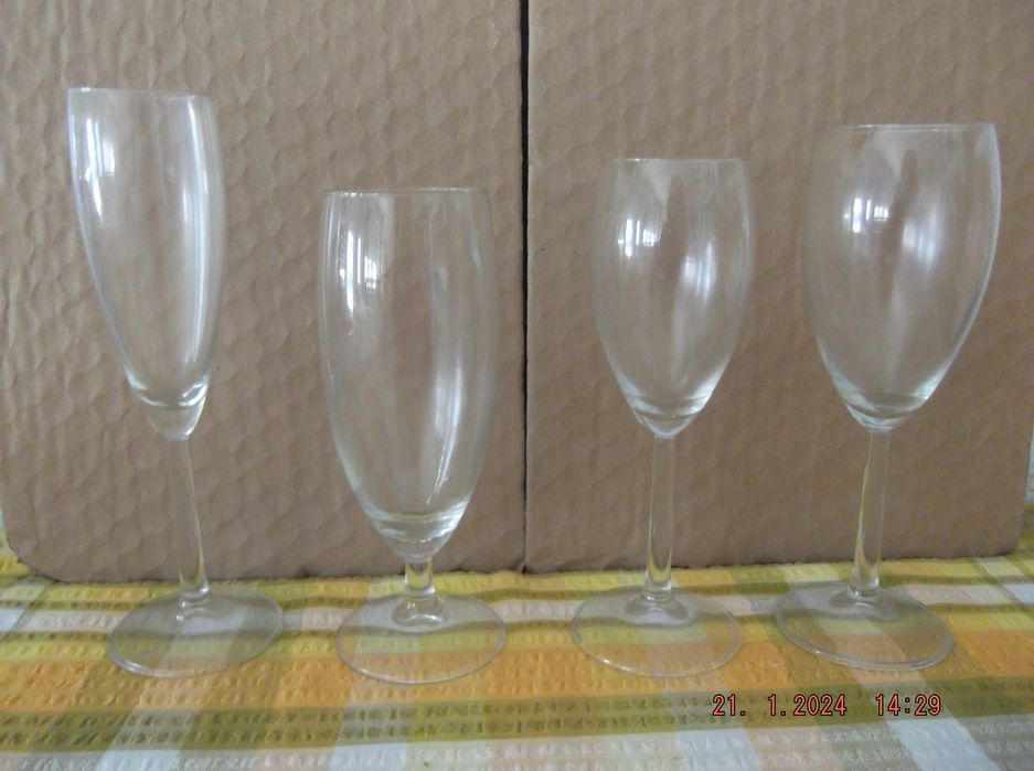 Copos de Vidro de Pé Alto