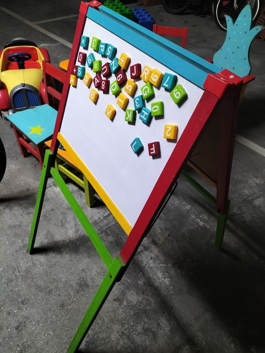 Quadro de lousa  e magnético para criança