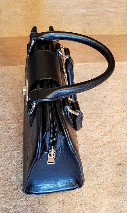 Mala tipo tote preto fecho metálico