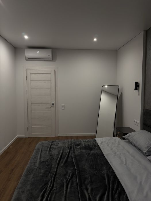 Затишна стильна квартира подобово у с. Петропавлівська Борщагівка