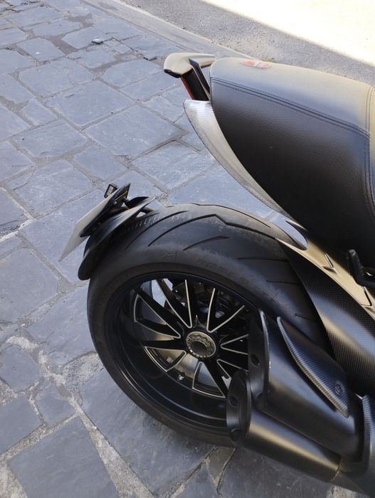 Ducati diavel carbon