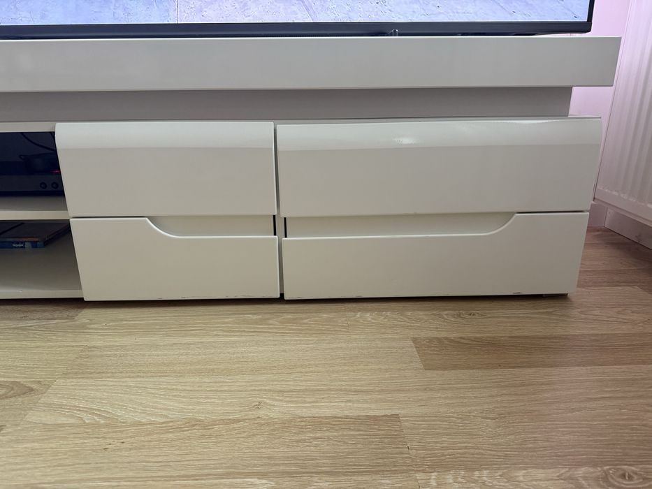 Szafka pod telewizor tv biała połysk / mat