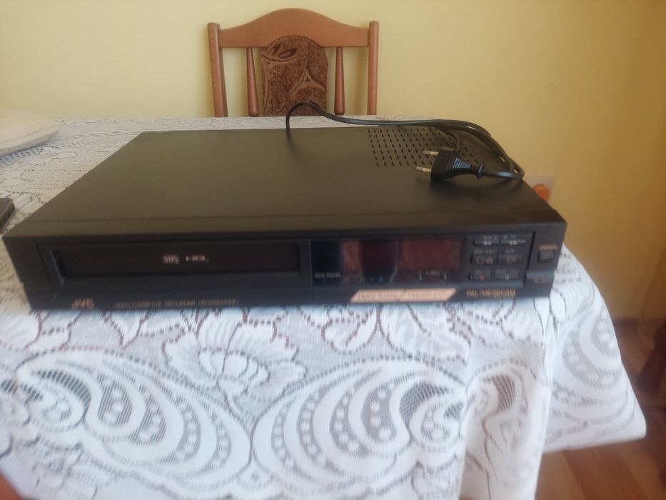 Magnetowid  JVC HR-D522A(