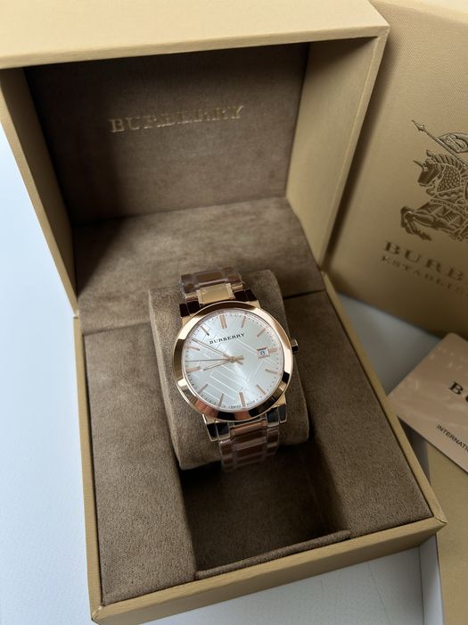 Годинник burberry bu9104 та bu9004