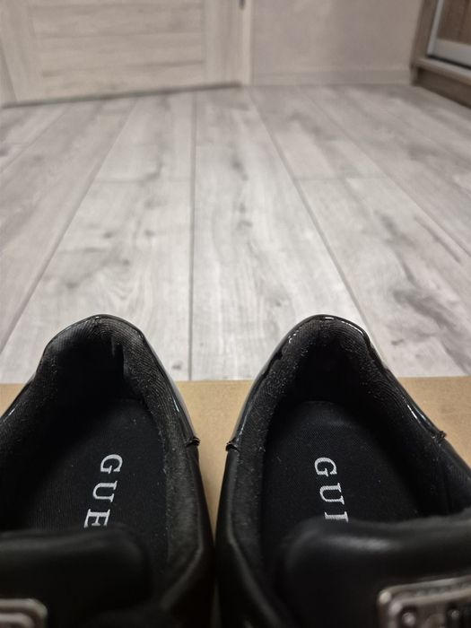 Жіночі шкіряні кеди Guess,37 розмір
