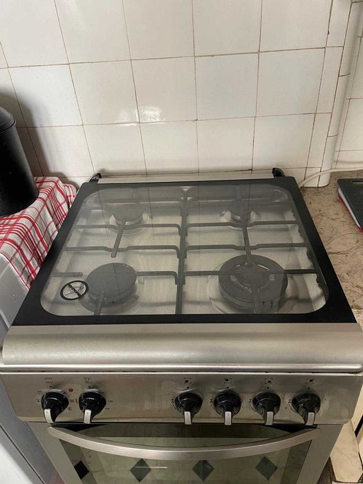 Fogão misto Junex em inox (forno elétrico e placa a gás natural)