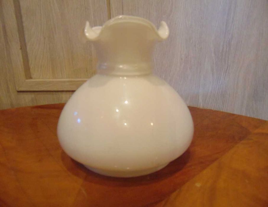 Stary klosz,umbra na naftowa śr.11 wys.14,2 cm.