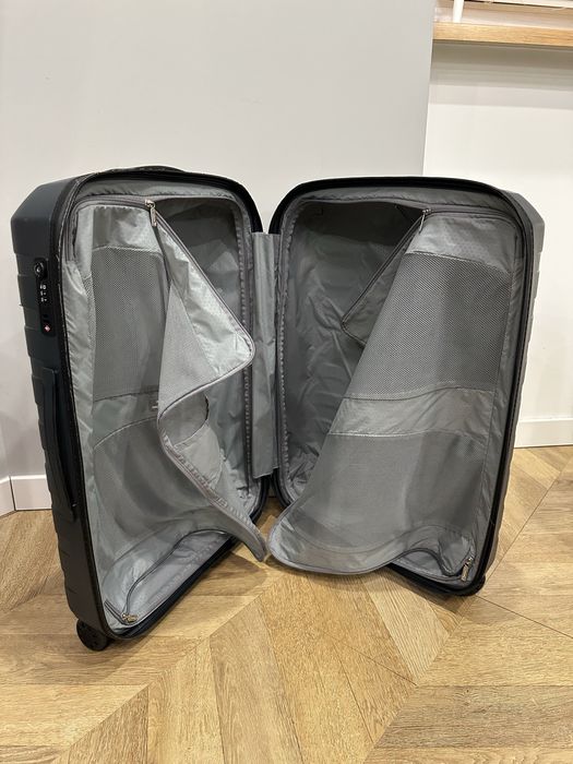 Валіза Roncato box sport 2.0 . Середня. Супер легка і надійна