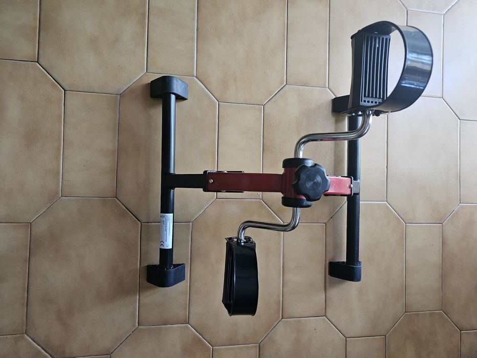Exercitador pedal de braços e pernas