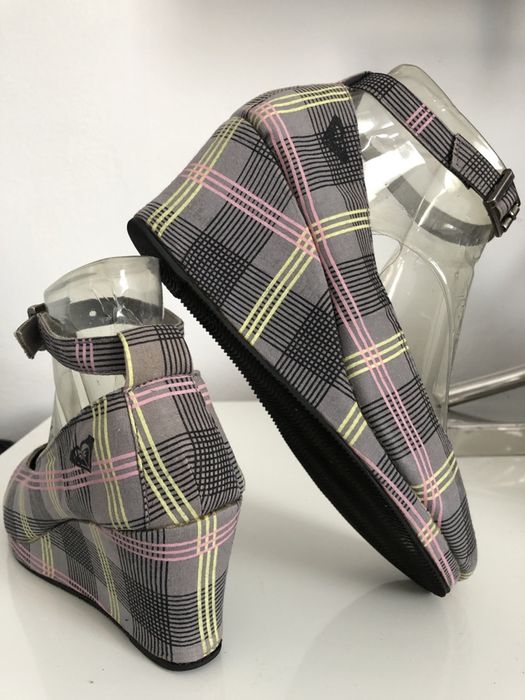 Roxy usa buty damskie zapinane na kostce roz 37/23,5 cm stan idealny.