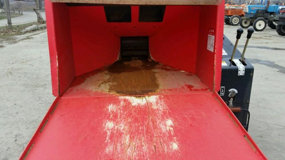 Подрібнювач деревини дробарка Komatsu SR 3000-1