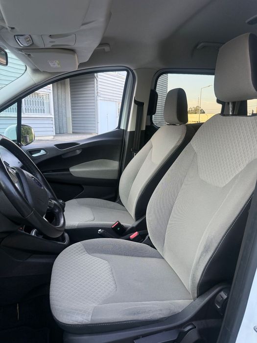 Ford Tourneo Courier 1.5 TDCi Titanium