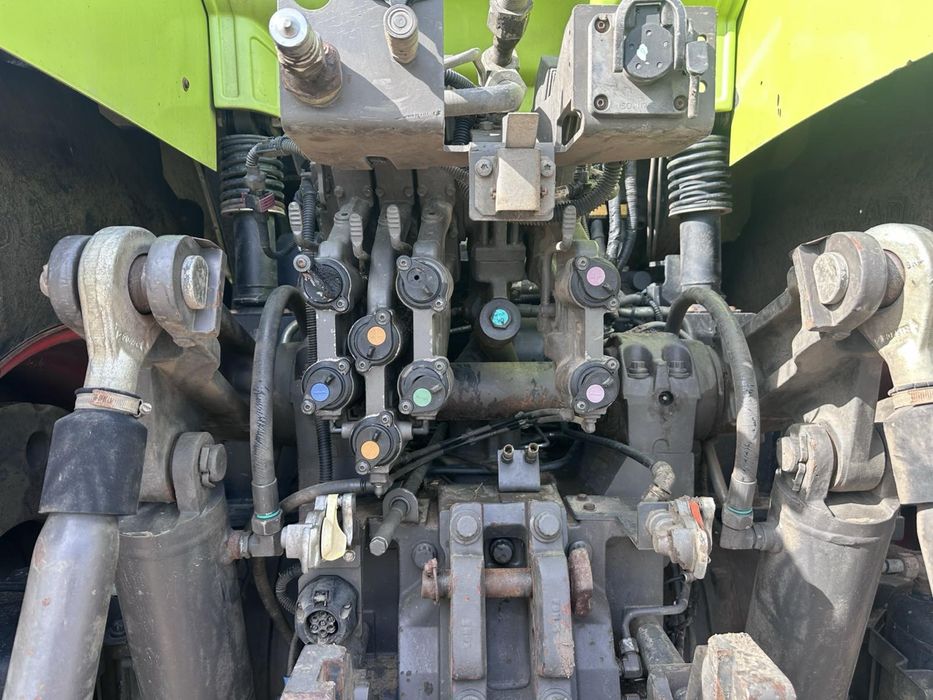 Трактор CLAAS AXION 930