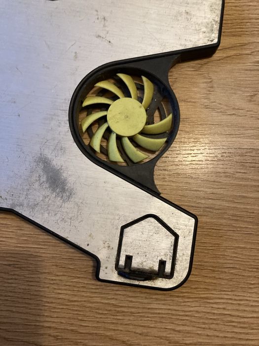 Для охлаждения ноутбука