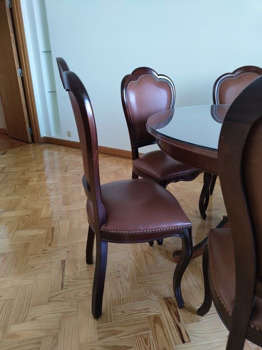Mesa de jantar redonda com 6 cadeiras madeira