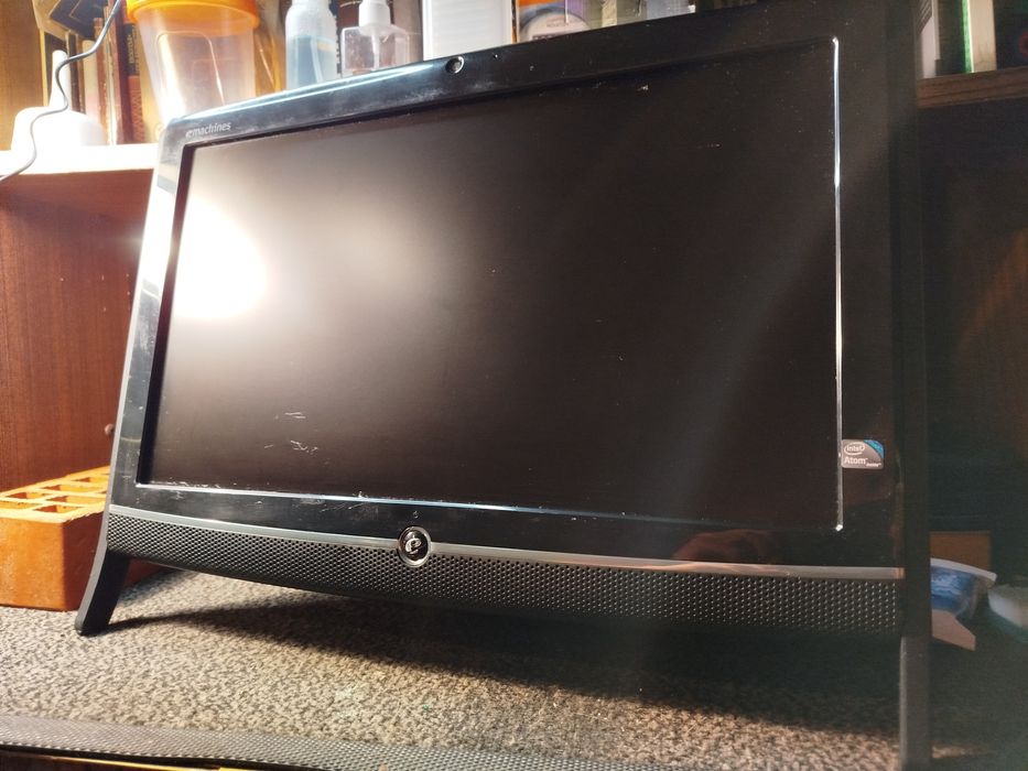 ACER eMachines EZ1700 Моноблок Компухтёр Забытого Мира Старичок Ветеран Первопроходец Выживший Уцелевший Коллекционерам