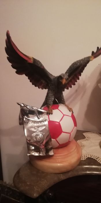 Trofeu Benfica  aguia com galhardete