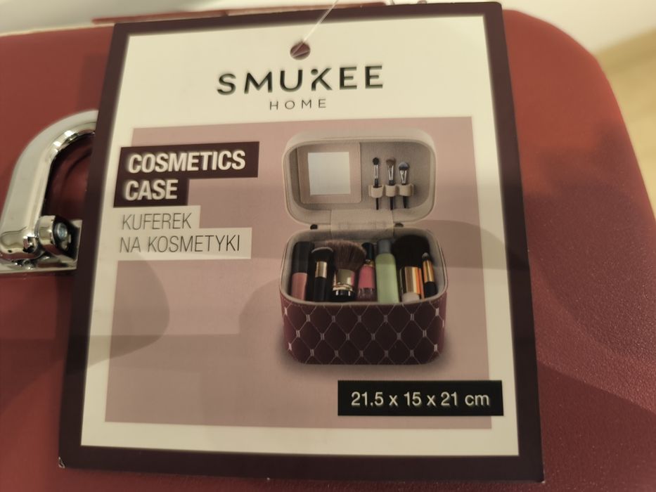 Smukee Kuferek na kosmetyki czerwony 21,5x15x21cm