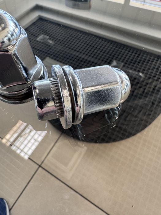 Гайки для колес Тайота