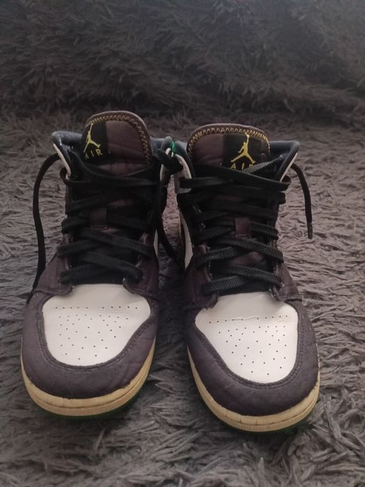 Air Jordan 1 Mid Oakland Laser Orange Lucky Green