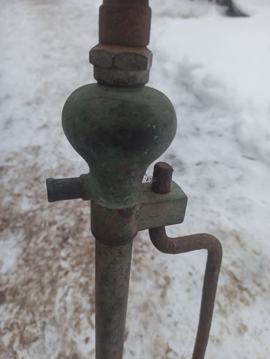 Антикварний ретро ручний насос для рідини mewi