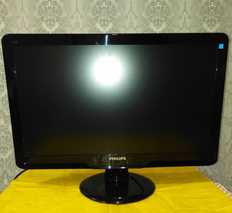 Компʼютер , Монітор