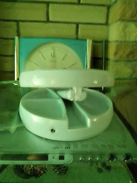 Зеркало косметическое  двухстороннее  с подсветкой  новое