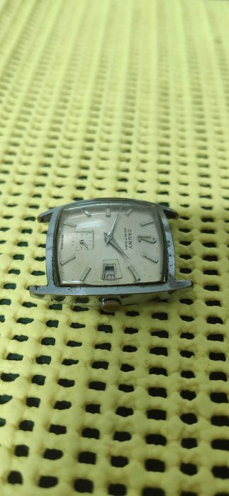 Relógio antigo CAUNY de corda manual