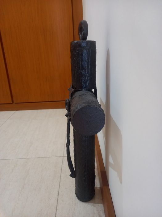 Cruz em ferro antiga