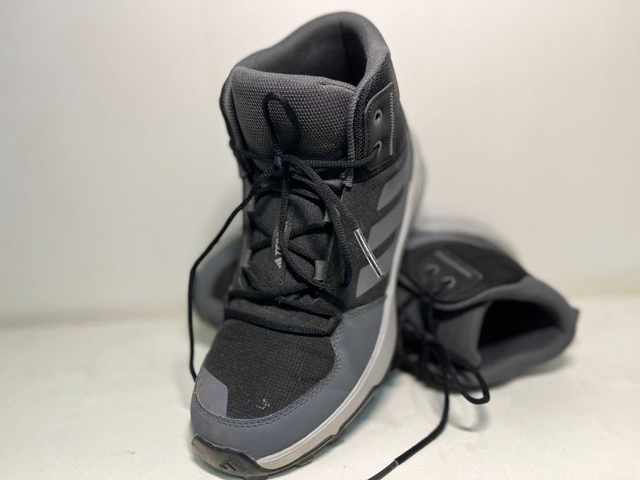 Зимові чоловічі термо кросівки Adidas Terrex AX4R Mid підліткові