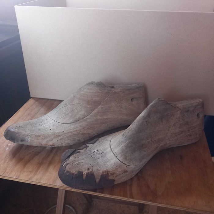 Forma de sapateiro em madeira