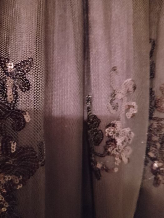 Продам плаття з паєтками