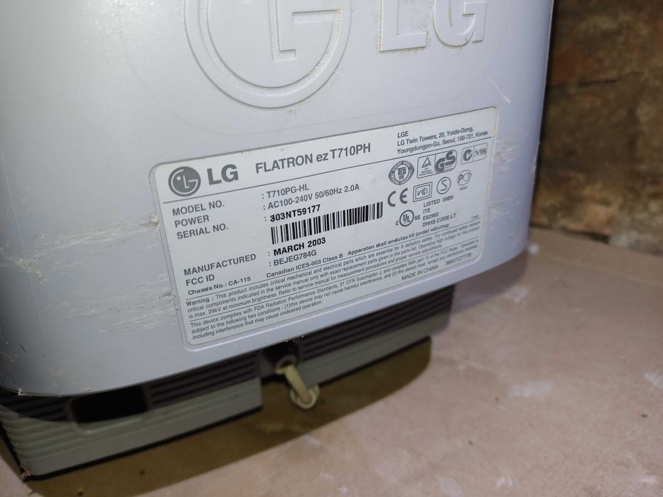 Монитор лучевой LG Fletron T710