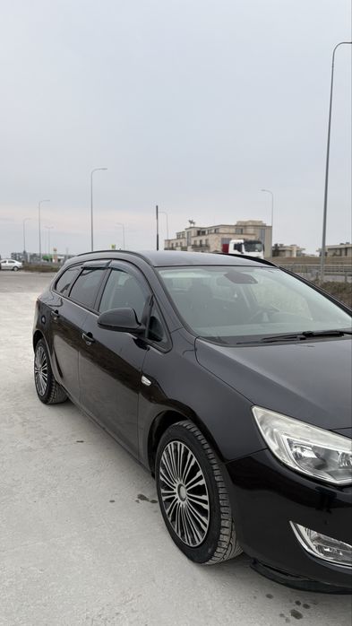 Opel Astra 2011