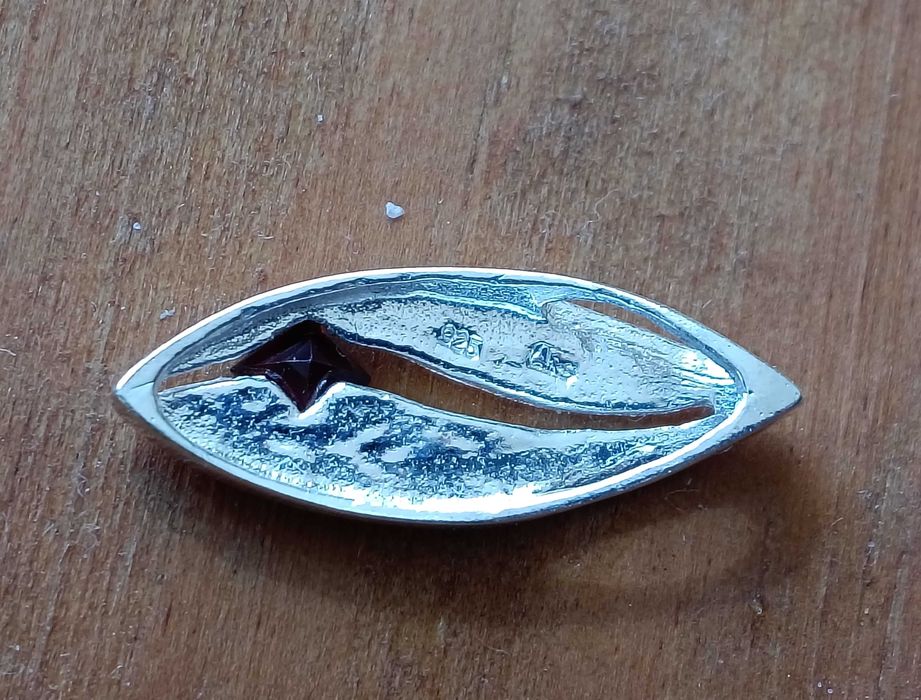 Srebrny wisiorek z granatami Sterling Silver 925