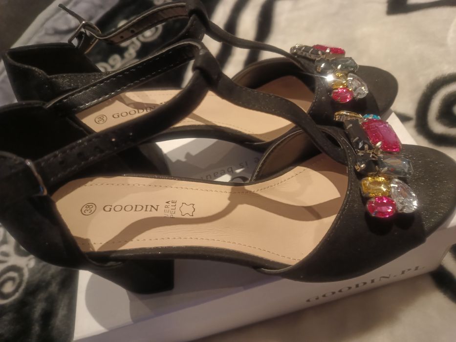 Sandałki damskie